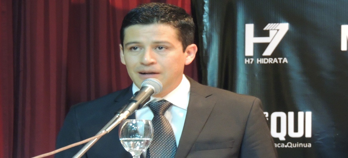 Director de la entidad gremial industrial presenta libro Director de la entidad gremial industrial presenta libro