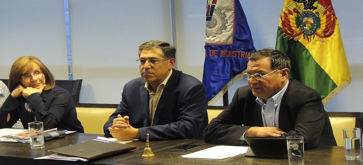 CADINPAZ recibe a analista político en su Directorio CADINPAZ recibe a analista político en su Directorio