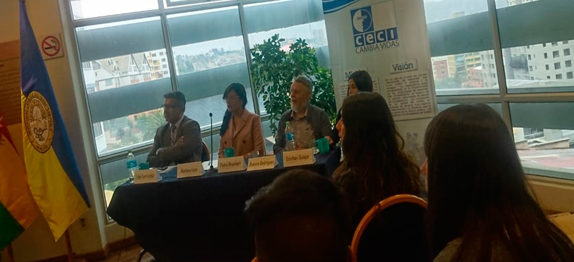 La CNI participó en foro sobre medioambiente en la UCB La CNI participó en foro sobre medioambiente en la UCB