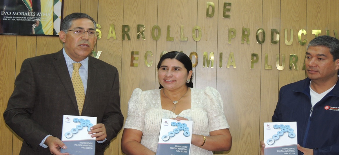 Presidente de la CNI presentó a ministra Sifuentes política industrial Presidente de la CNI presentó a ministra Sifuentes política industrial