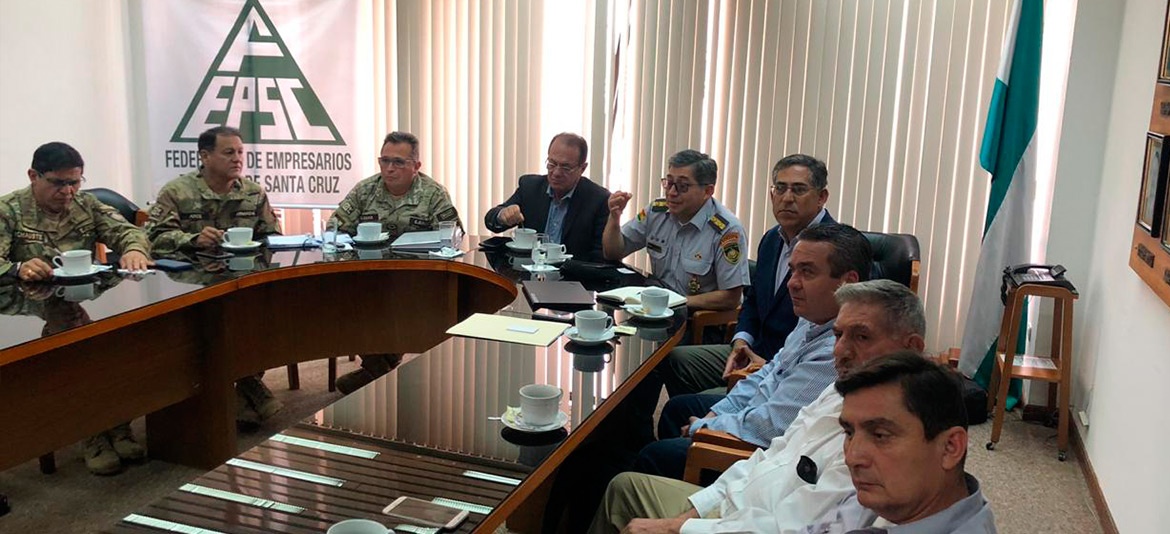 Presidente de la CNI se reunió con autoridades de las Fuerzas Armadas Presidente de la CNI se reunió con autoridades de las Fuerzas Armadas