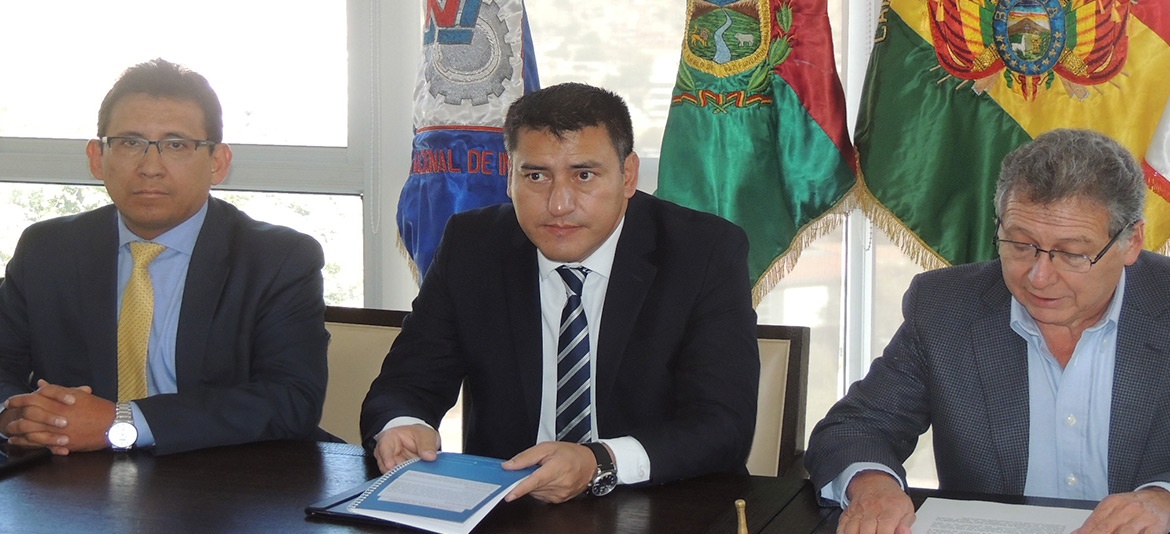 Ministro Zavaleta se reunió con industriales de la CADINPAZ Ministro Zavaleta se reunió con industriales de la CADINPAZ