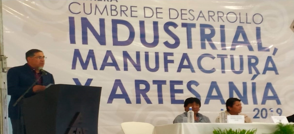 CNI presentó propuesta de política industrial en Cumbre de Cochabamba, junto a tres cámaras departamentales CNI presentó propuesta de política industrial en Cumbre de Cochabamba, junto a tres cámaras departamentales