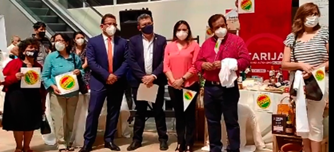 CADINPAZ participa de firma de convenio entre CAINCOTAR y Alcaldía de Tarija para impulsar lo Hecho en Bolivia CADINPAZ participa de firma de convenio entre CAINCOTAR y Alcaldía de Tarija para impulsar lo Hecho en Bolivia