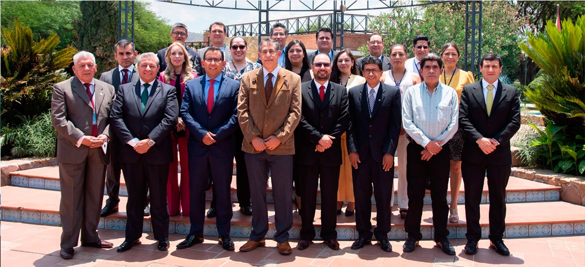 CNI propició en Tarija Consejo Nacional de Presidentes y Gerentes CNI propició en Tarija Consejo Nacional de Presidentes y Gerentes