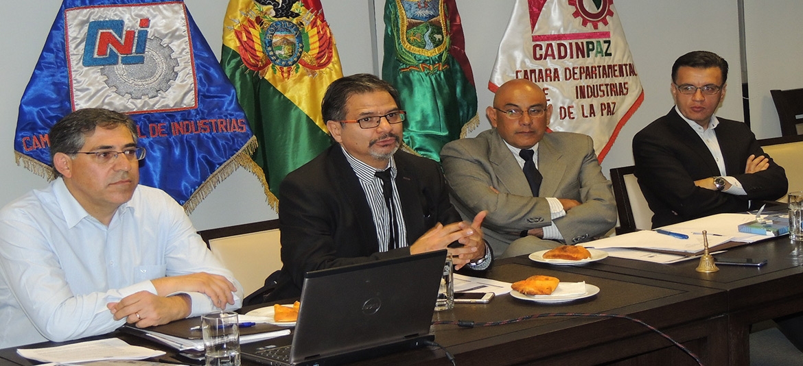 Gonzalo Chávez habló en la CNI sobre déficit fiscal 
