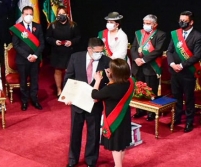 La CNI recibe del GAMLP máxima condecoración Prócer Pedro Domingo Murillo 